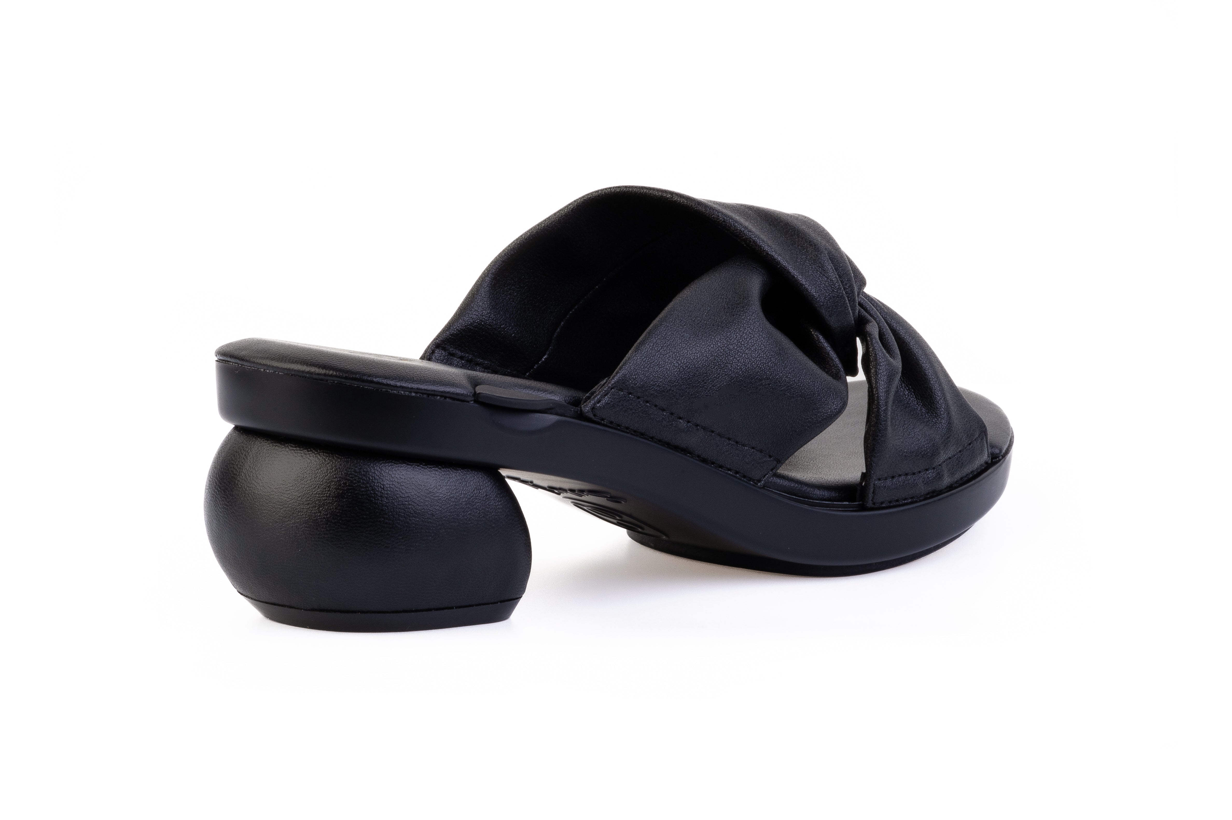 Tania Knot Comfort Top