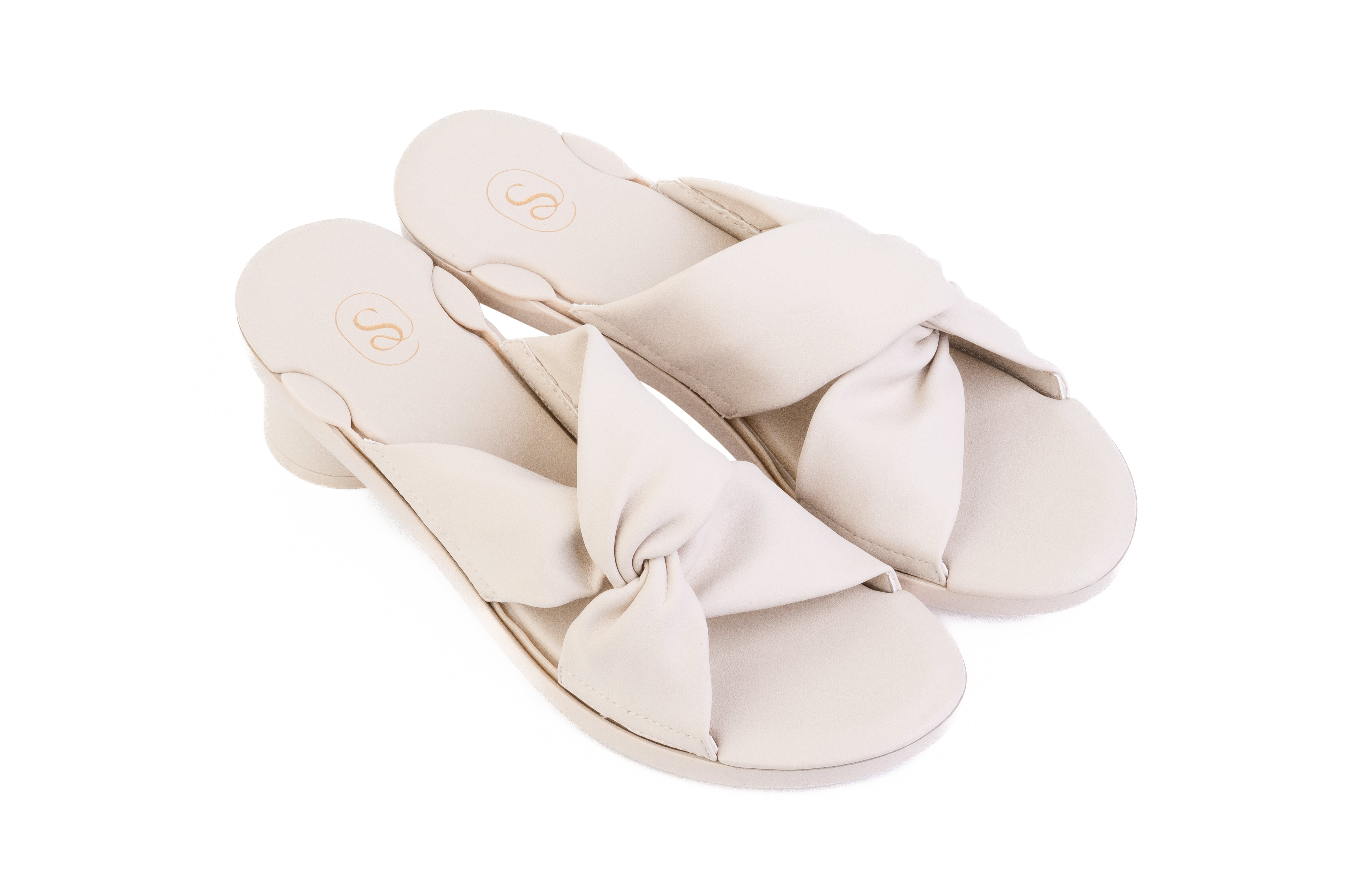 Tania Knot Comfort Top