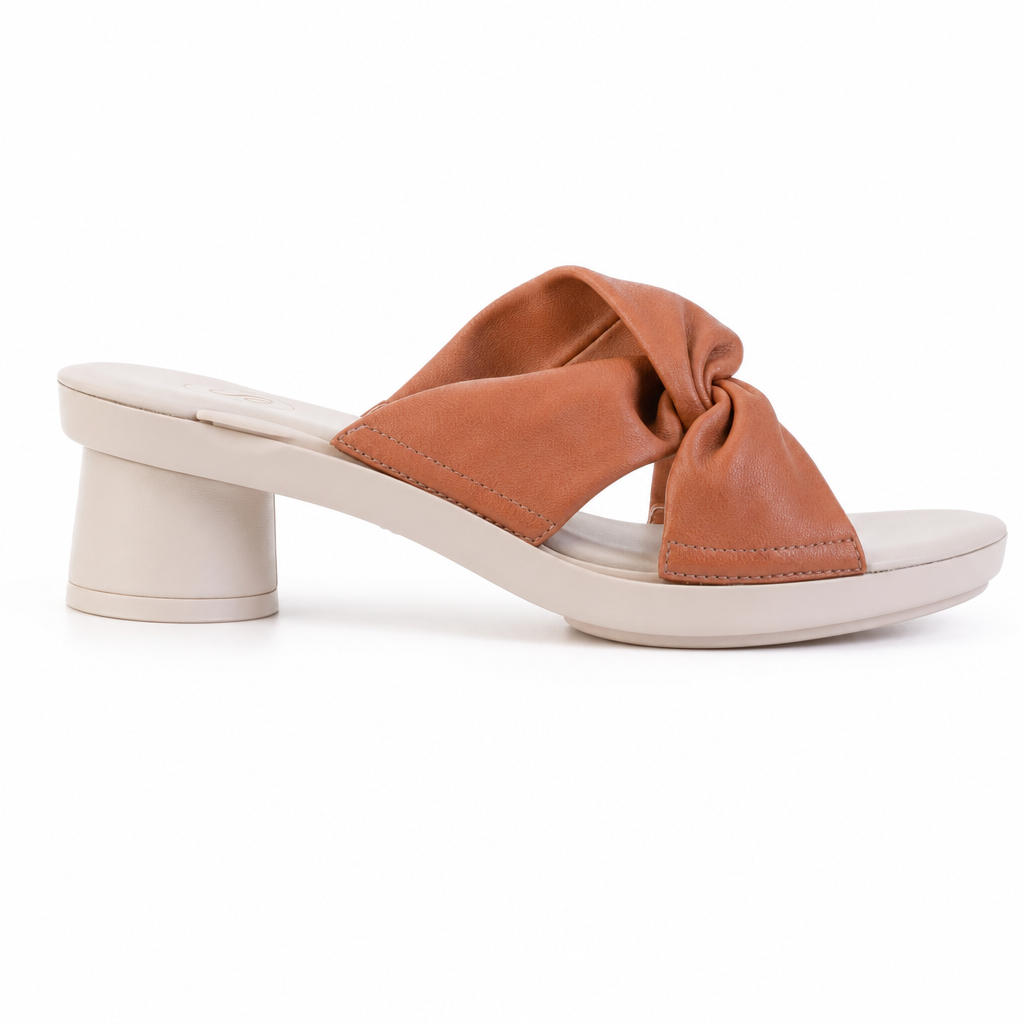 Tania with Rolla Set